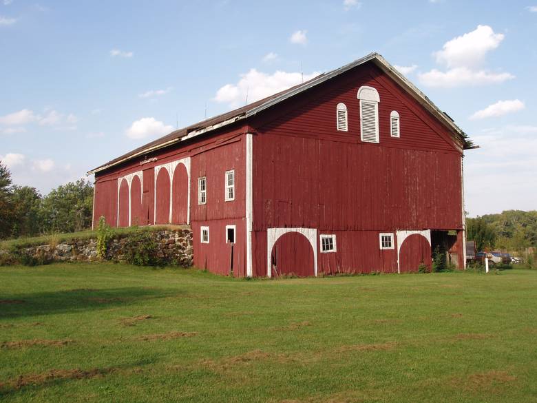 Babbs Barn / Large Oak Barn with Unique Swell Beams